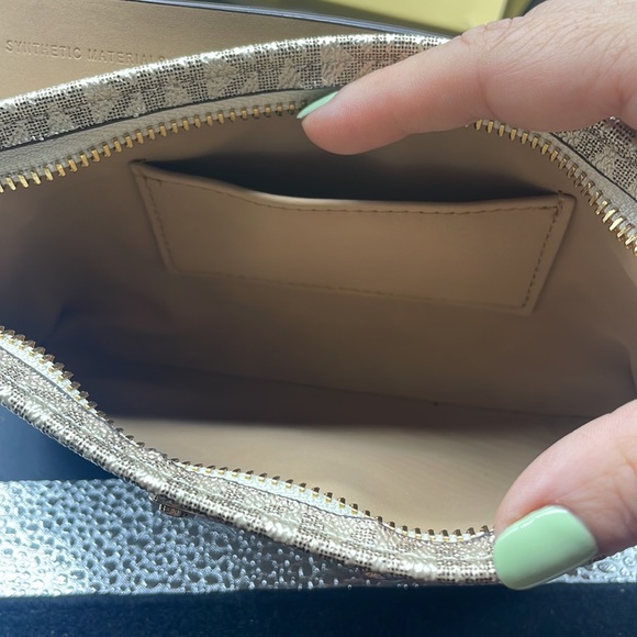 Michael Kors belt purse - Picture 6 of 7